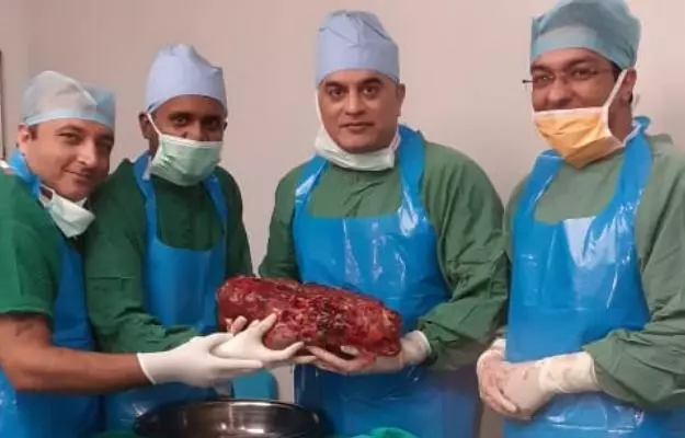 भारतीय डॉक्टरों की बड़ी सफलता, निकाली 7.4 किलो की किडनी