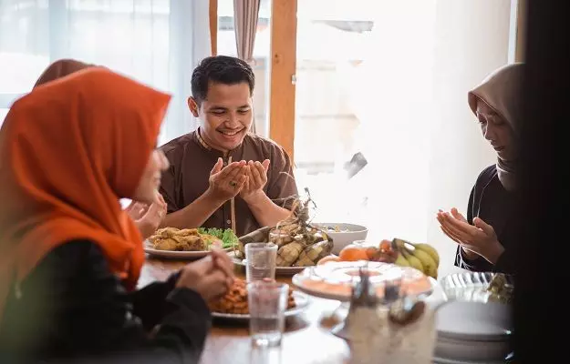 डाइटीशियन के अनुसार रमजान के दौरान कैसे रखें आप अपने आहार का खास ख्याल