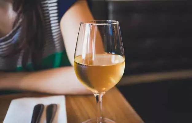 शराब का कतरा-कतरा नुकसानदेह, बढ़ा सकती है कैंसर का जोखिम