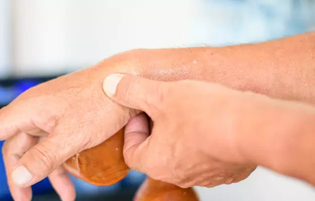 अंगूठे में दर्द के घरेलू उपाय - Thumb Pain Home Remedies in Hindi