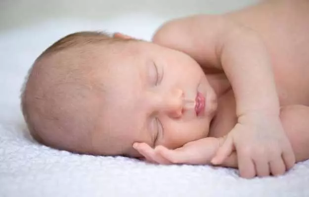 नवजात शिशु के सिर में नरम स्थान क्या है? - soft spot on babys head in hindi