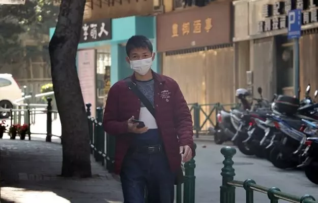 कोरोना वायरस: चीन में मरने वालों का आंकड़ा 1,000 के पार, जानें क्या सलाह दे रहे हैं विशेषज्ञ